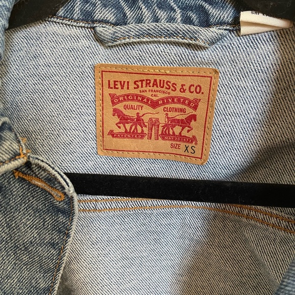 Levi’s Premium Trucker Jacket - Picture 2 of 3